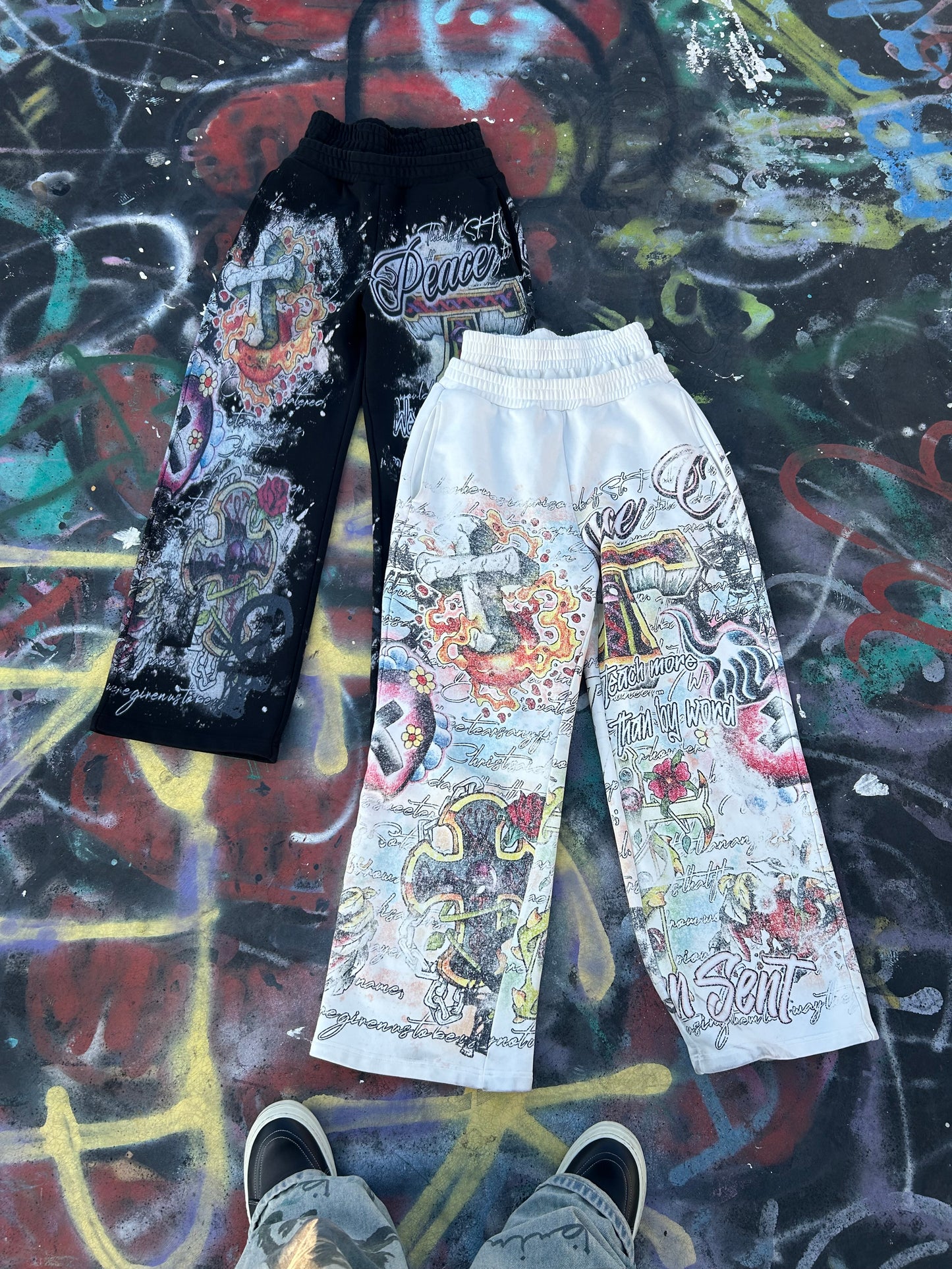 PEACEOFART GRAPHIC SWEATS